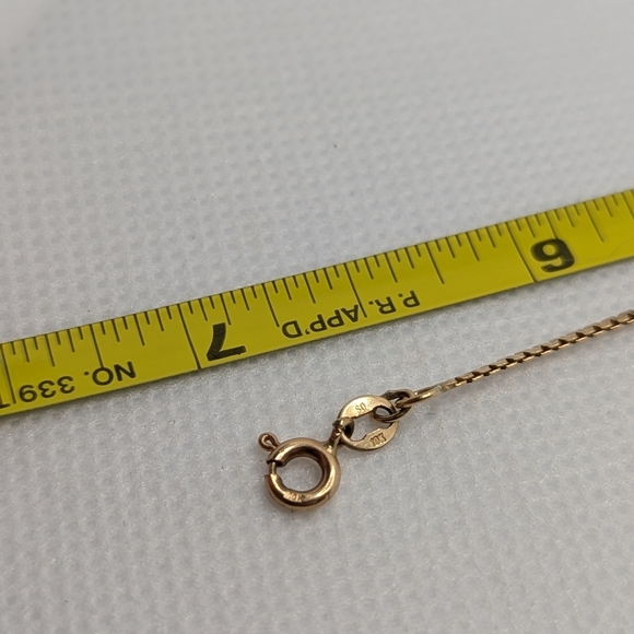 Elegant Gold Chain Bracelet - Picture 3 of 3